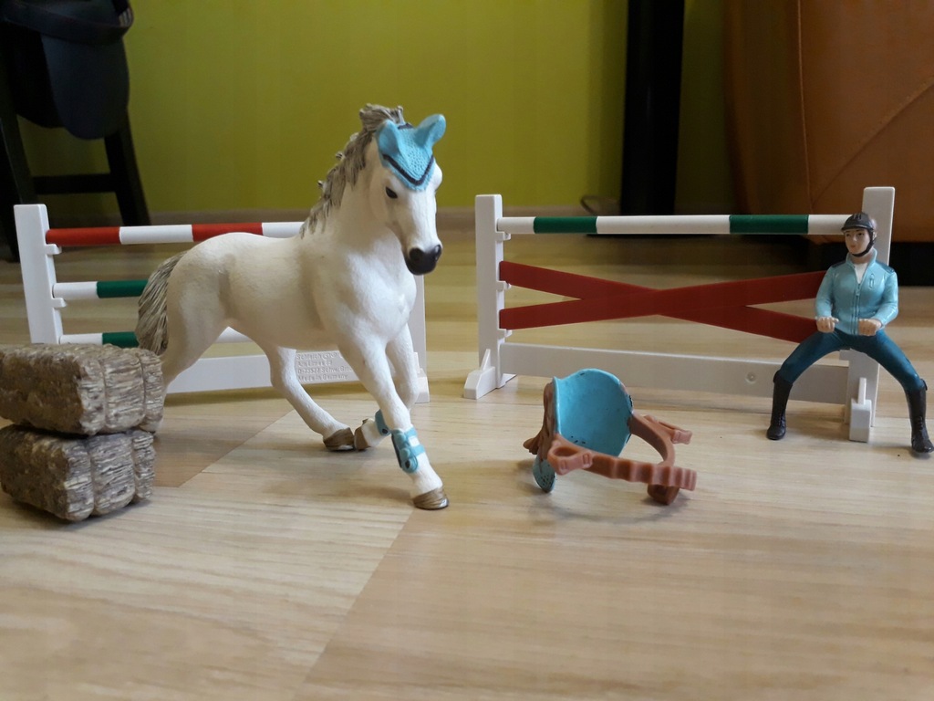 Konie Schleich: zestaw skokowy