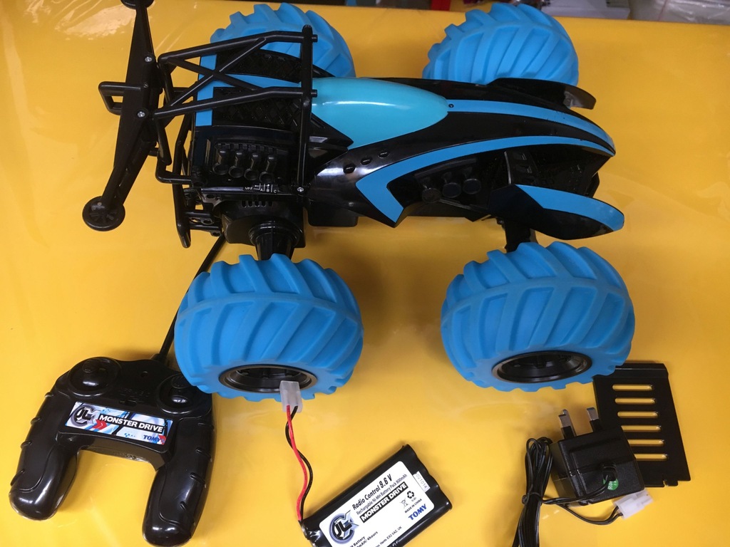 TOMY MONSTER DRIVE AUTO OPIS