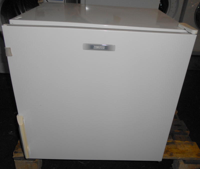 Mała lodówka Zanussi 53 cm wysoka