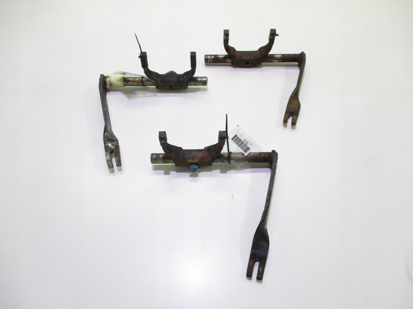 FORD FIESTA ESCORT BRACKET CLUTCH FORKS