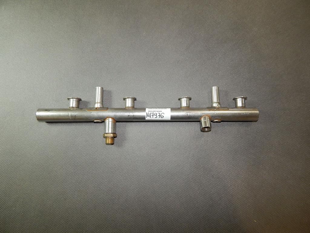 AUDI A4 B8 FUEL INJECTION STRIP 06H133317C