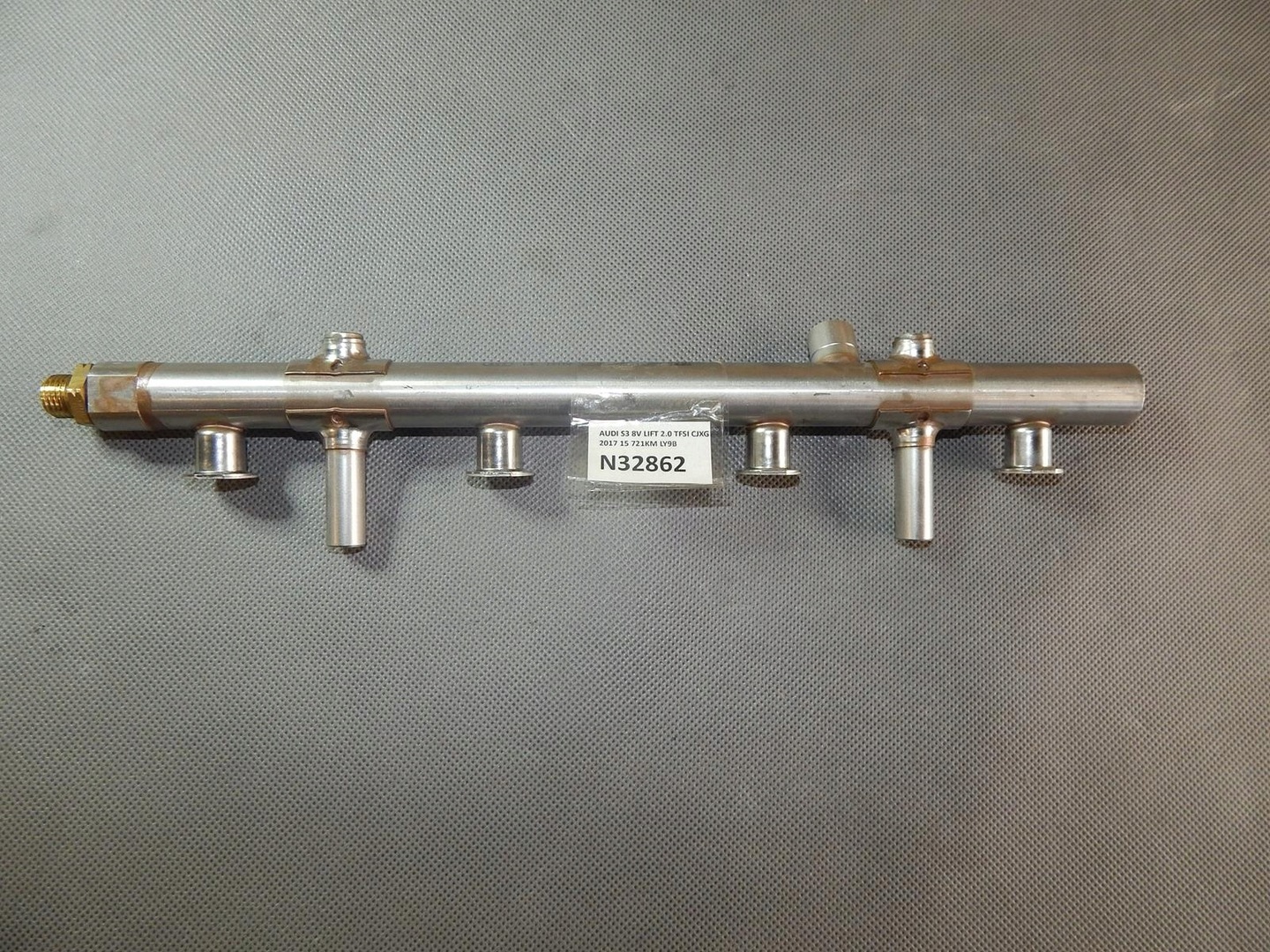 AUDI S3 8V INJECTION RAIL 06K133317G