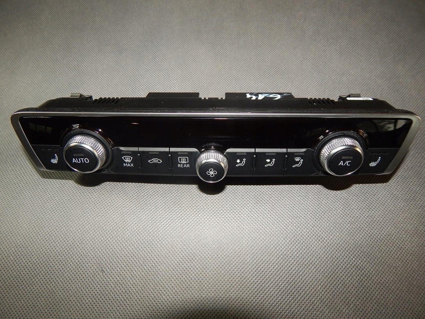 AUDI A3 8V AIR CONDITIONING PANEL