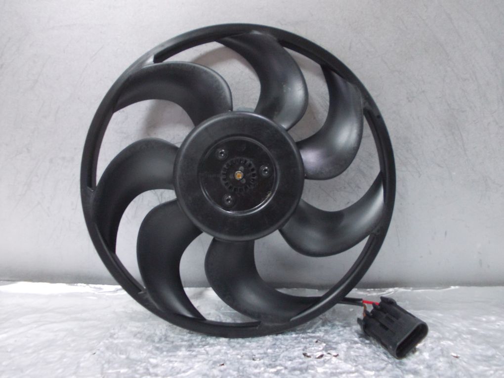 Opel Zafira B 1.7 1.9 CDTI ventilátor chladiče