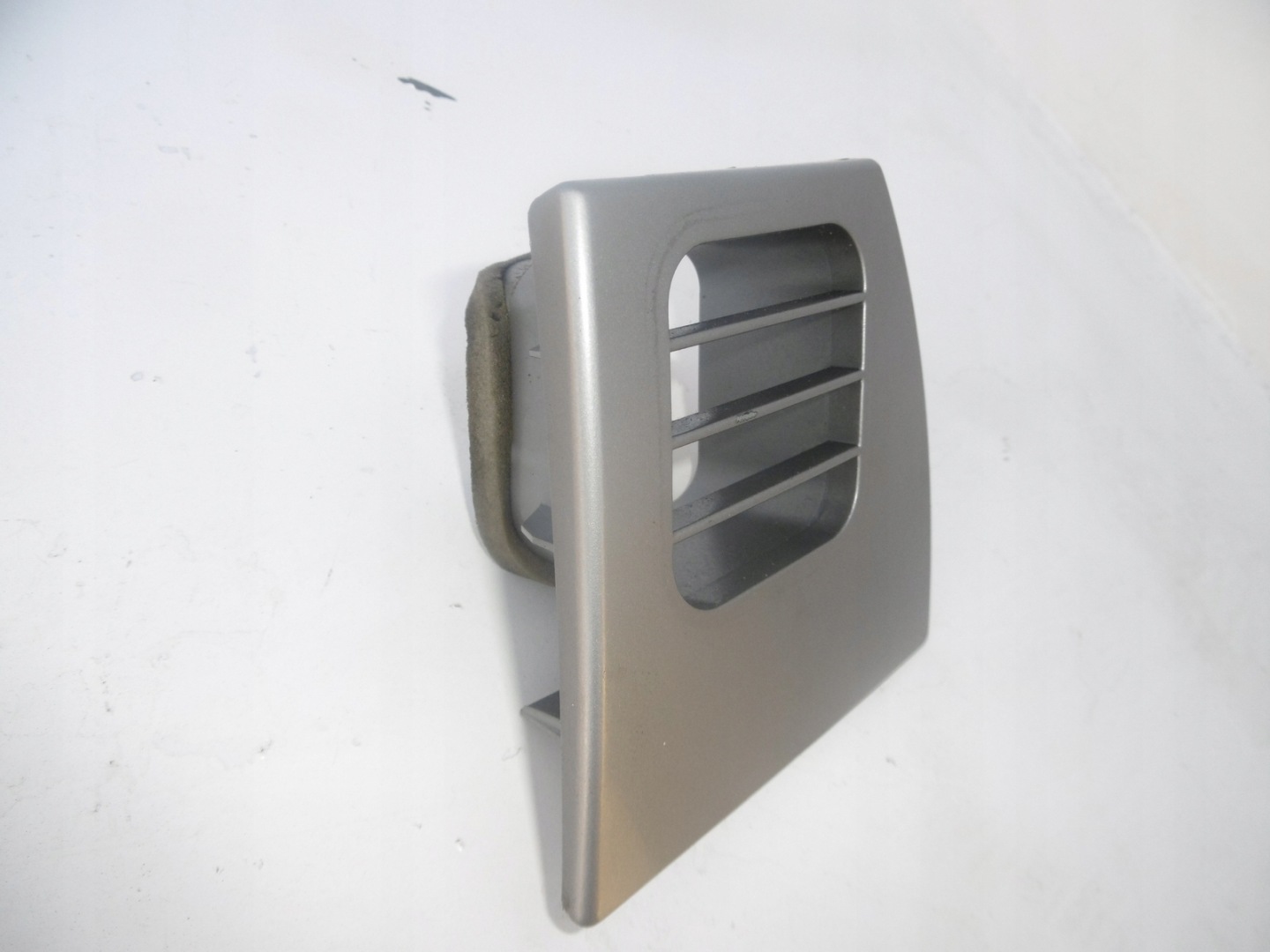 rešetka rešetka ventilacije desna 7007148 BMW 7 E65 E66