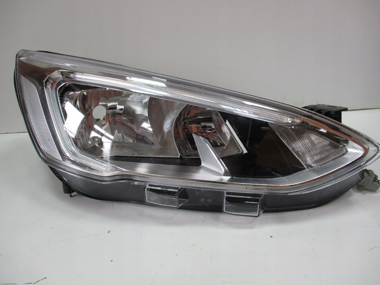 light lights front FORD FOCUS MK4 led unprotected
