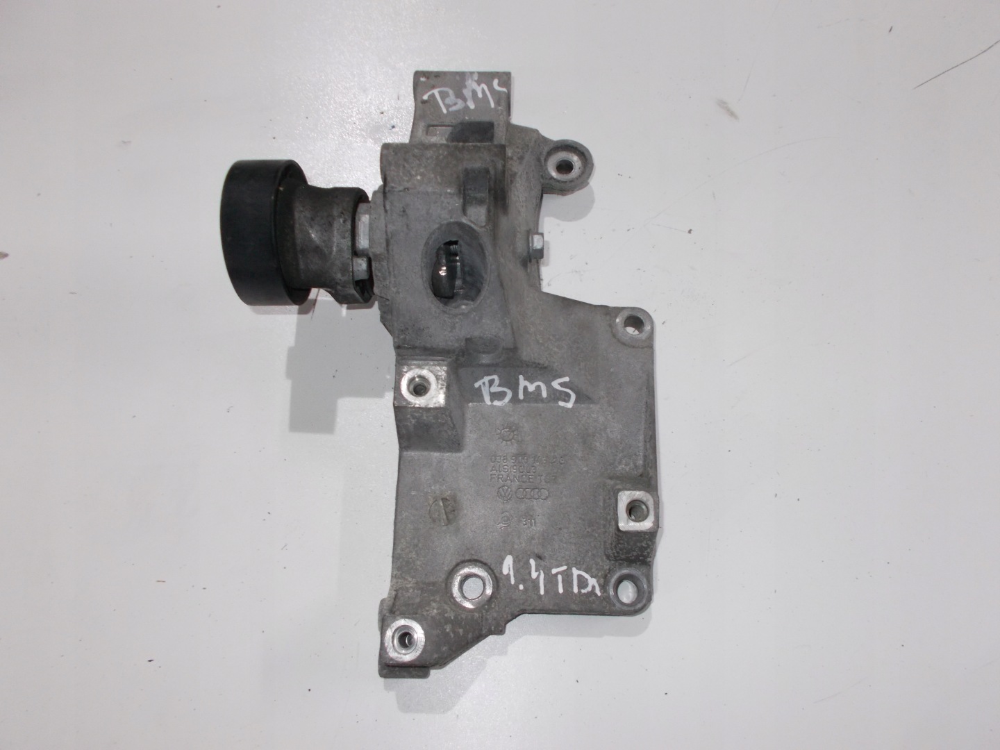 VW GOLF SEAT 1.4 TDI HOLDER ALTERNATOR
