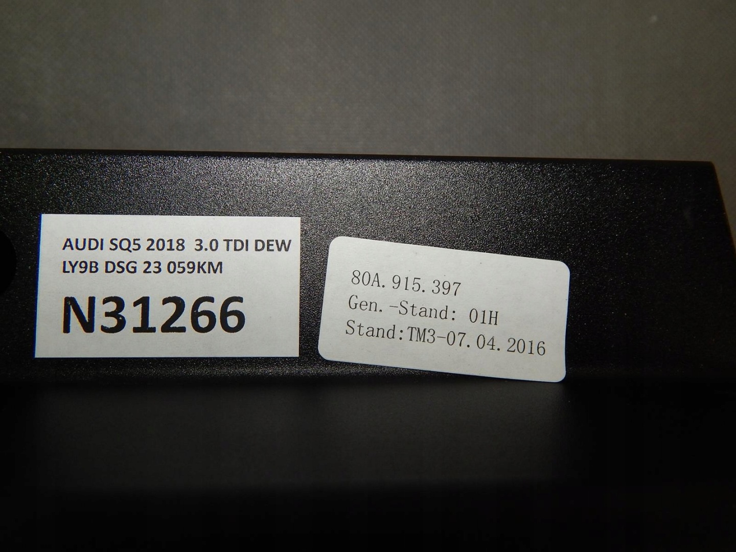 AUDI Q5 SQ5 II Blende Abdeckung Abdeckung 80A915397