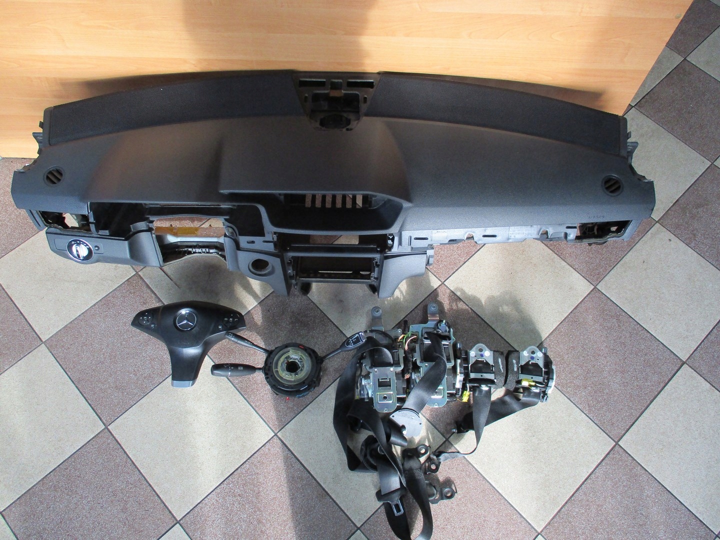 dashboard MERCEDES E KLASA 212