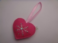 Zawieszka RÓŻOWE SERDUSZKO z filcu*