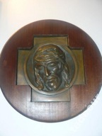 Vedúci Krista Bronze s bronzovým piestom