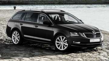 Skoda Octavia 3 Черная накладка на задний бампер