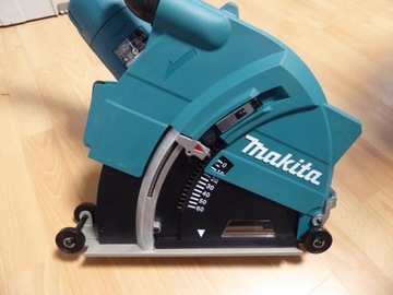 УГЛОВАЯ ШЛИФМАШИНА MAKITA 230 ММ, 2200 ВТ, МЯГКИЙ СТАРТ