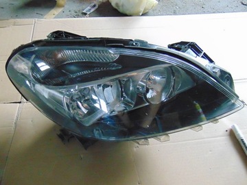 LAMPA PRAWA PRZÓD A2468200261 MERC B KLASA W 246