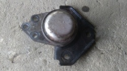 mazda 2 02-07 1.25 b подушка Двигателя