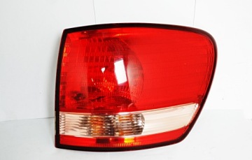 TOYOTA AVENSIS VERSO фонарь правый 2001-03