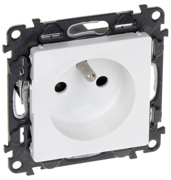 Nest electrical wall legrand white, фото