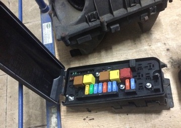 Opel vectra c 2.2 16v hull comfort unit fuses, фото