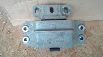 Кронштейн подушка коробки audi vw skoda 1k0199555m, фото
