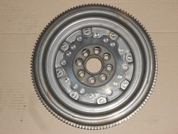 ДВУХМАССОВОЕ КОЛЕСО 06K105266A VW AUDI SKODA