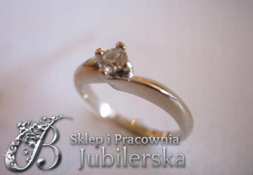 ОБРУЧАЛЬНОЕ КОЛЬЦО с бриллиантом 0,15 CT SI1/H