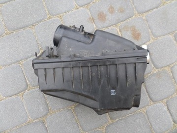 Корпус воздушного фильтра Toyota Avensis T25 D4D 1AD