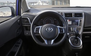 TOYOTA VERSO S 11- MINCE ŘAZENÍ ŘÍDÍCÍ ORIG.