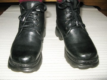Czarne skórzane ocieplane buty zimowe 36 BADURA *