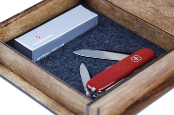 VICTORINOX HUNTSMAN 1.3713 ГРАВИРОВКА ПО ДЕРЕВУ RR