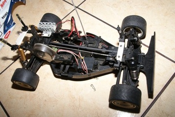 KYOSHO FORD ESCORT RS, отличная модель, ременный привод!