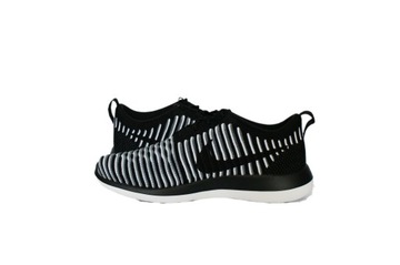 Женские спортивные туфли WMNS Nike Roshe Two Flyknit