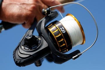 Спиннинговая катушка Daiwa BG 4000