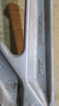 KTM 690 SMC ENDURO 2010 подушки двигателя