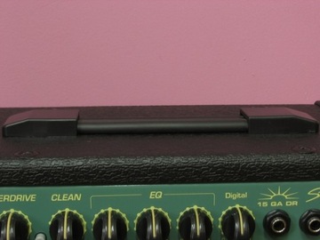 =40 Вт= КОМБИНИРОВАННЫЙ ГИТАРНЫЙ УСИЛИТЕЛЬ ДЛЯ ПЕЧИ