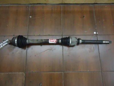 Приводной вал правая peugeot 308 1.6hdi 2013- фото №1