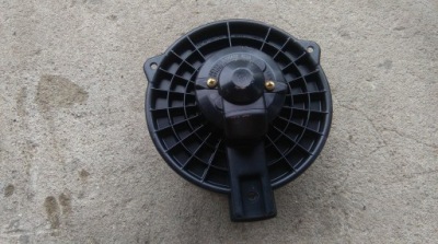 Mazda 2 02-07 вентилятор обігрівача фото №1