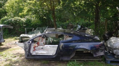 Ucięty задний  заклёпки aston martin db9 2004-2012r фото №1