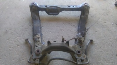 Mitsubishi space runner підрамник підрамник фото №1