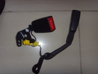 Mercedes c w204 натягувач поперечина правий середній задня фото №1