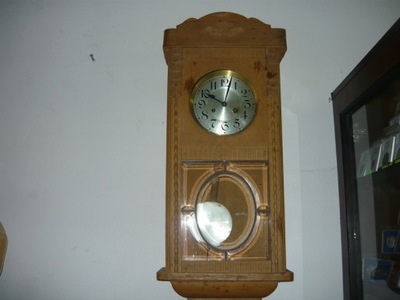 Stary zegar wiszący sprawny