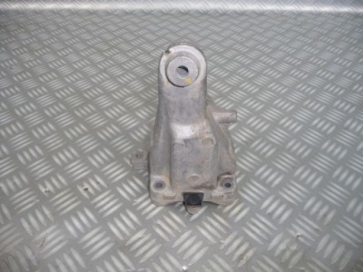 Mercedes w212 кронштейн двигателя правая a2742230204 фото №1