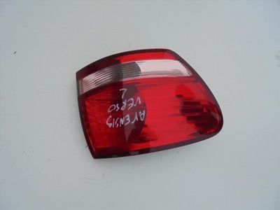 Лампа левый задняя toyota avensis verso фото №1