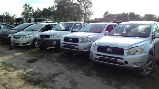 Корпус воздушного фильтра Toyota Rav4 III 2.2 LIFT