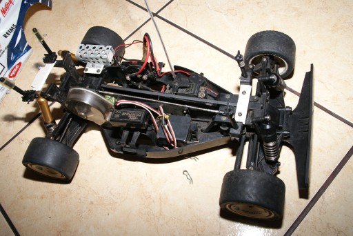 KYOSHO FORD ESCORT RS, отличная модель, ременный привод!