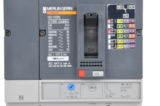 Выключатель питания MERLIN GERIN NS100N TM25D 4P 300A