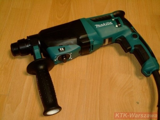 Ударная дрель Makita SDS Plus 800 Вт + набор сверл и долот 17 шт.