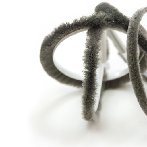 Uszczelka SZCZOTKOWA Samoprzylepna 6,9x8 mm - 10m