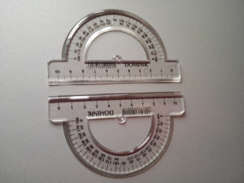 Прозрачный пластиковый транспортир 180 градусов.