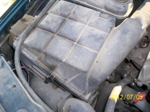 Mercedes c klasa w 202 obudowa filtra powietrza