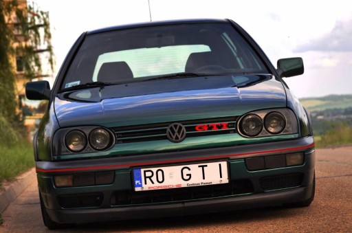 Paski Golf 20 XX Jahre GTI bez łączenia + emblemat